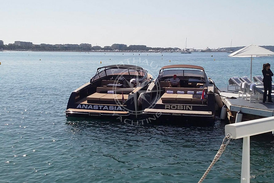 Napoli arriva Symphony lo yacht del patron di Louis Vuitton il secondo  uomo più ricco al mondo