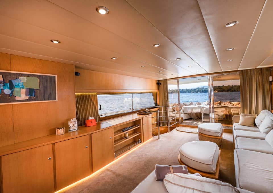 Yacht-charter-M-Y-DIAMS