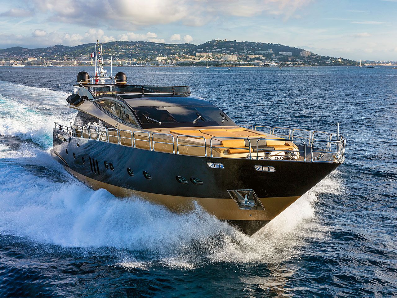 M/Y CLAREMONT | Arthaud Yachting