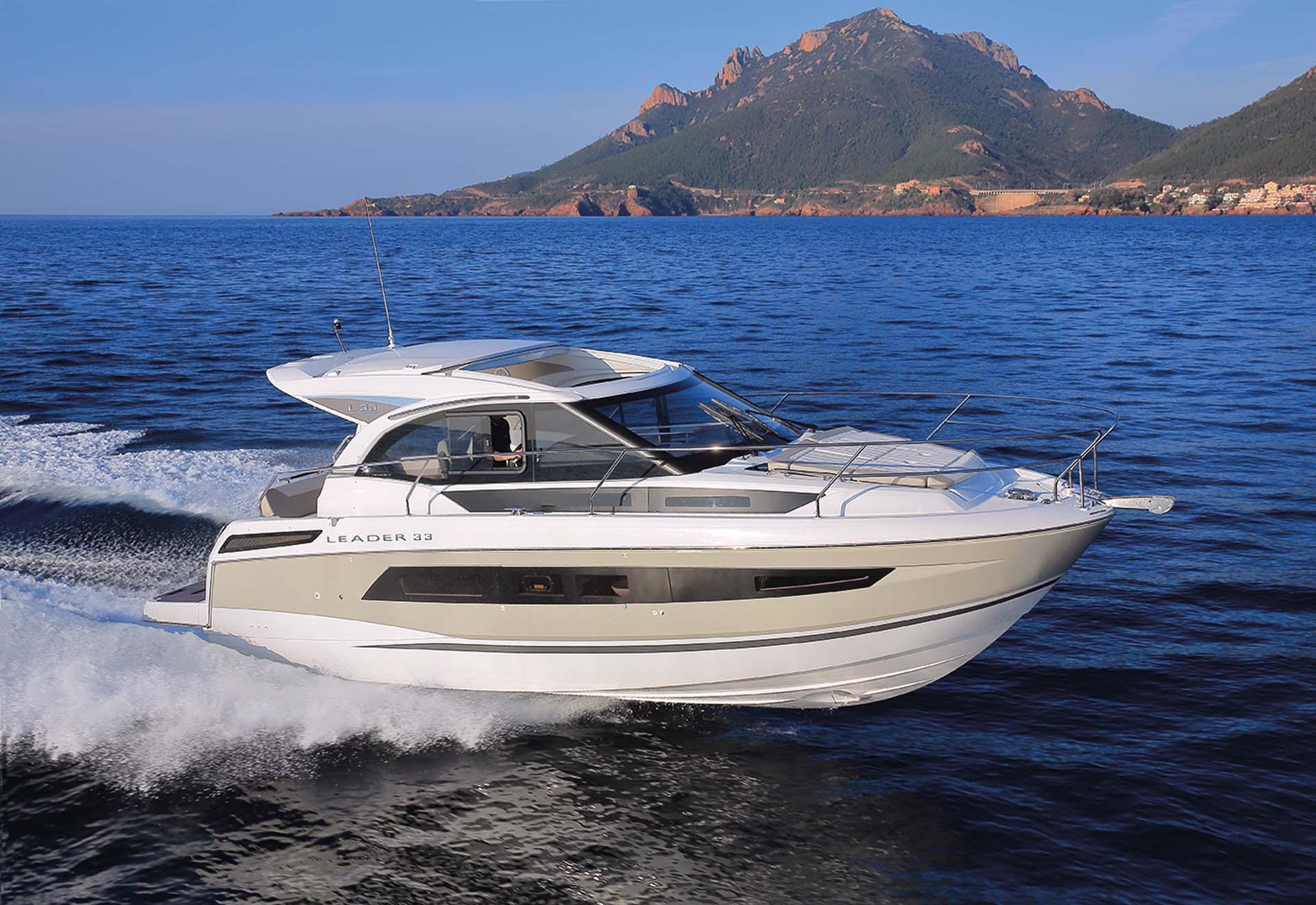 day-charter-yacht-rental-m-y-leader-33