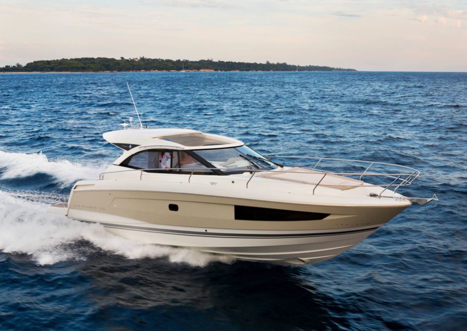 M/Y LEADER 36 | Arthaud Yachting