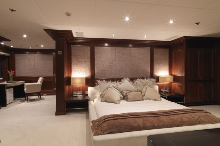 location-yacht-charter-MY-my-little-violet-nice