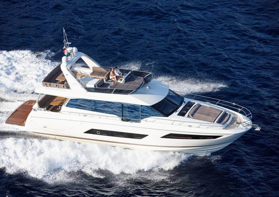 M/Y PRESTIGE 680 | Arthaud Yachting