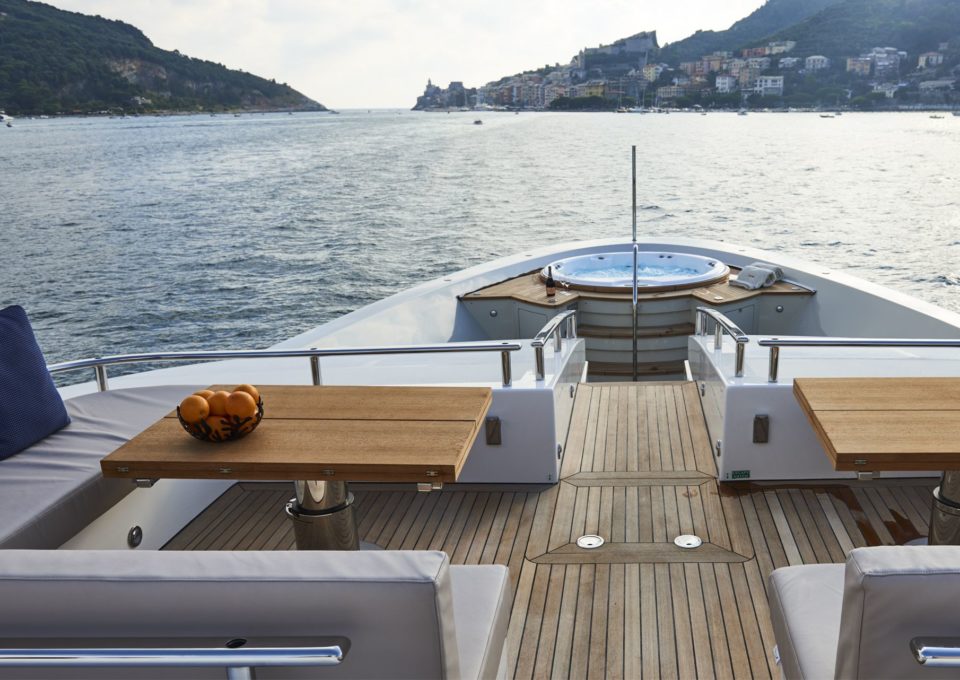 location-yacht-charter-MY-takara