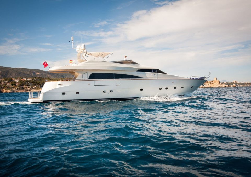 M/Y WHITE FANG | Arthaud Yachting