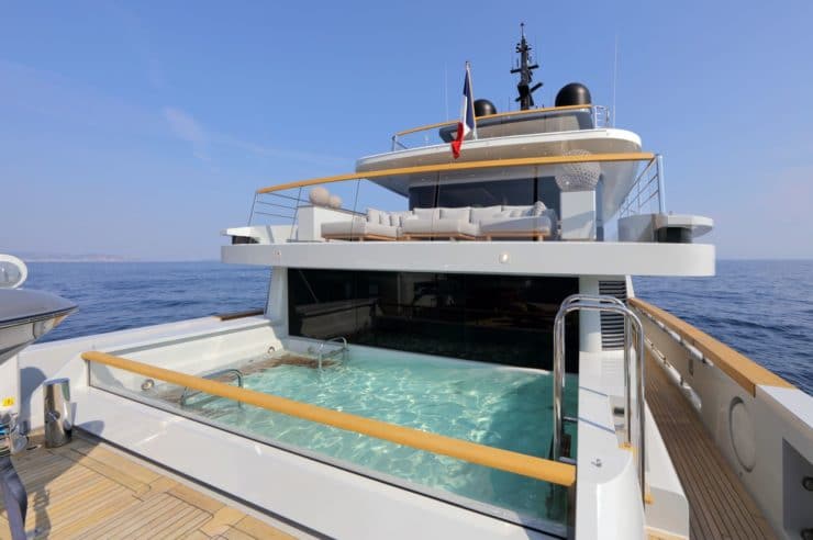 location-yacht-charter-MY-X-cannes