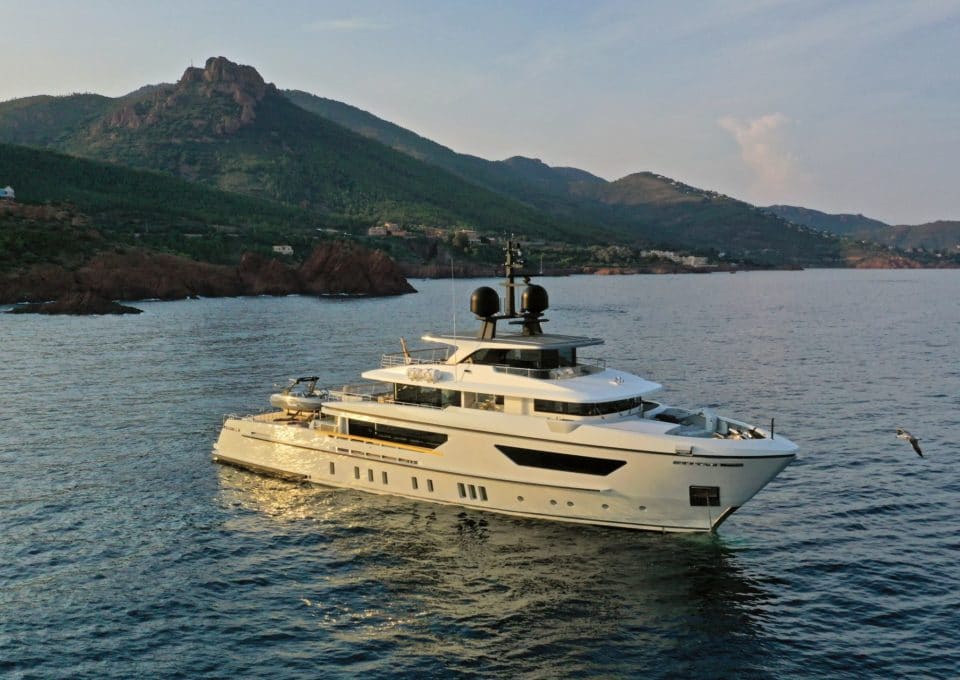 location-yacht-charter-MY-X-cannes