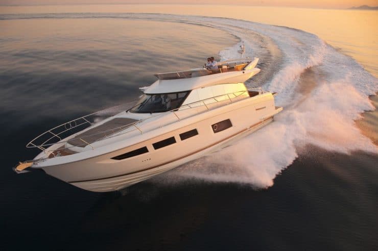 location-day-charter-rental-m-y-prestige-550-fly-cannes