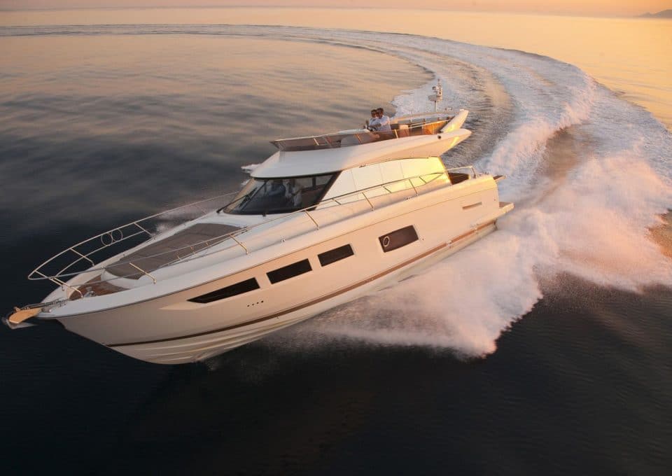 location-day-charter-rental-m-y-prestige-550-fly-cannes