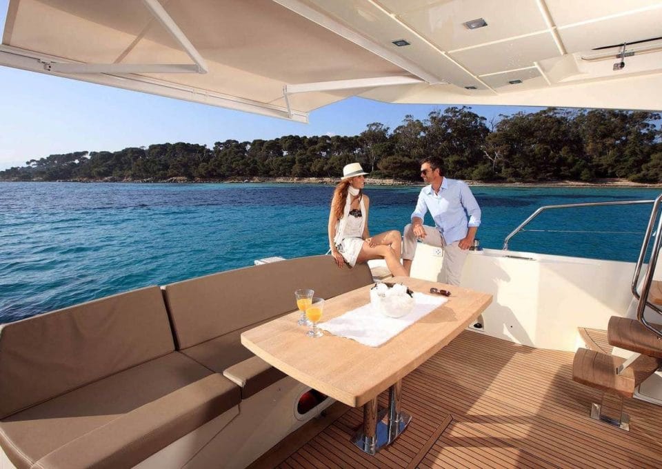 location-day-charter-rental-m-y-prestige-550-fly-cannes