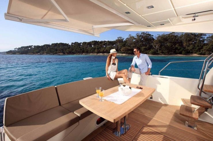 location-day-charter-rental-m-y-prestige-550-fly-cannes