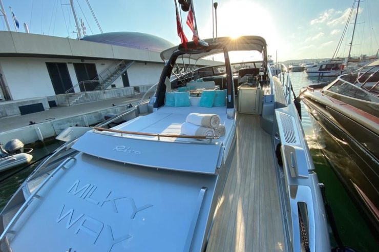 location-yacht-charter-MY-riva-rivale-56-milky-way-cannes-monaco