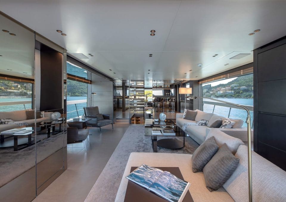 Yacht-charter-MY-OZONE (23)