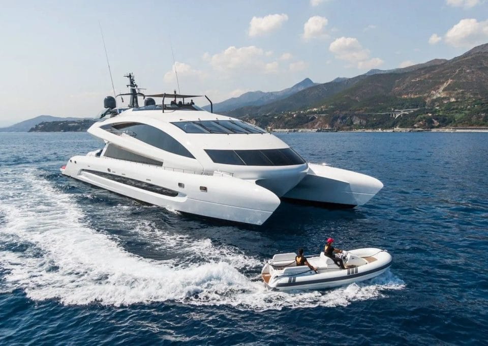 Location-Yacht-Charter-M-Y-Royal-Falcon-One