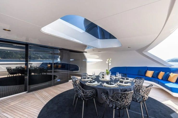 Location-Yacht-Charter-M-Y-Royal-Falcon-One