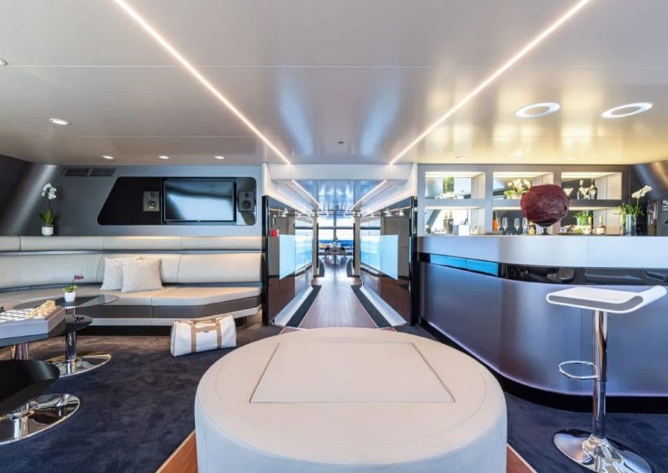 Location-Yacht-Charter-M-Y-Royal-Falcon-One