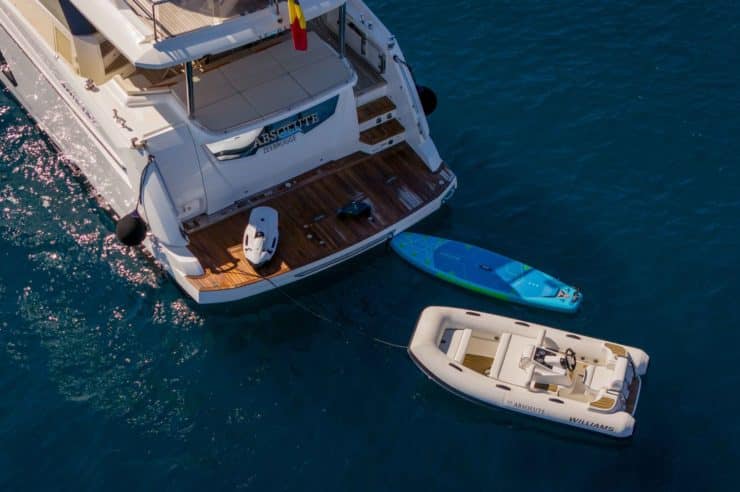 Yacht-charter-ABSOLUTE-60