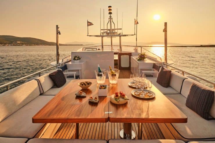 Yacht-charter-M-Y-ALAYA