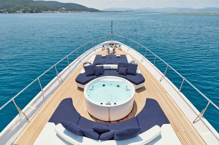 Yacht-charter-M-Y-ALAYA