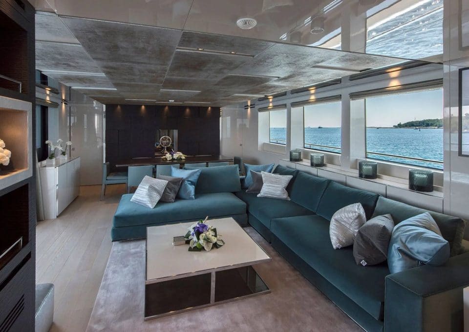 Location-Yacht-charter-M-Y-SABBATICAL