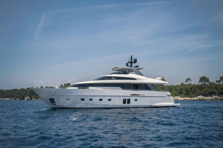 Location-Yacht-charter-M-Y-SABBATICAL