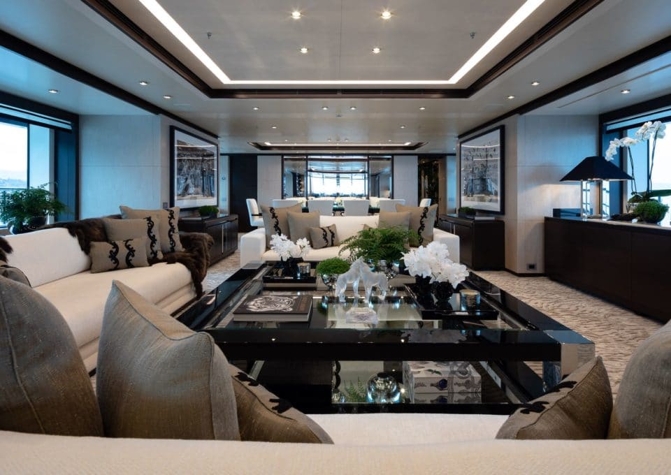 Yacht-charter-MY-Triumph