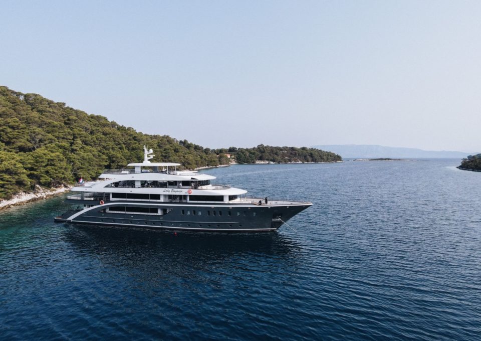 Yacht-charter-M-Y-LADY-ELEGANZA_1