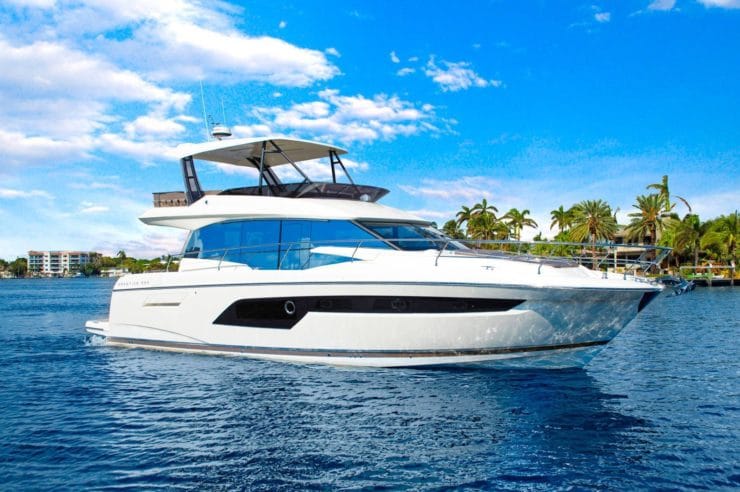 Yacht-charter-M-Y-PRESTIGE-520