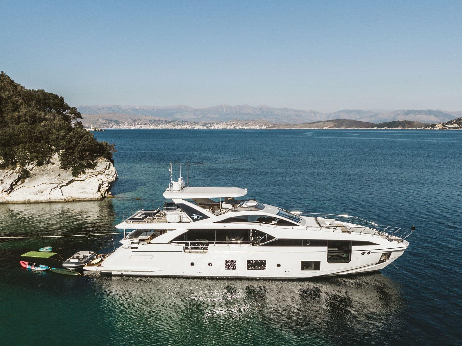 Yacht-charter-M-Y-VOLANTE_5