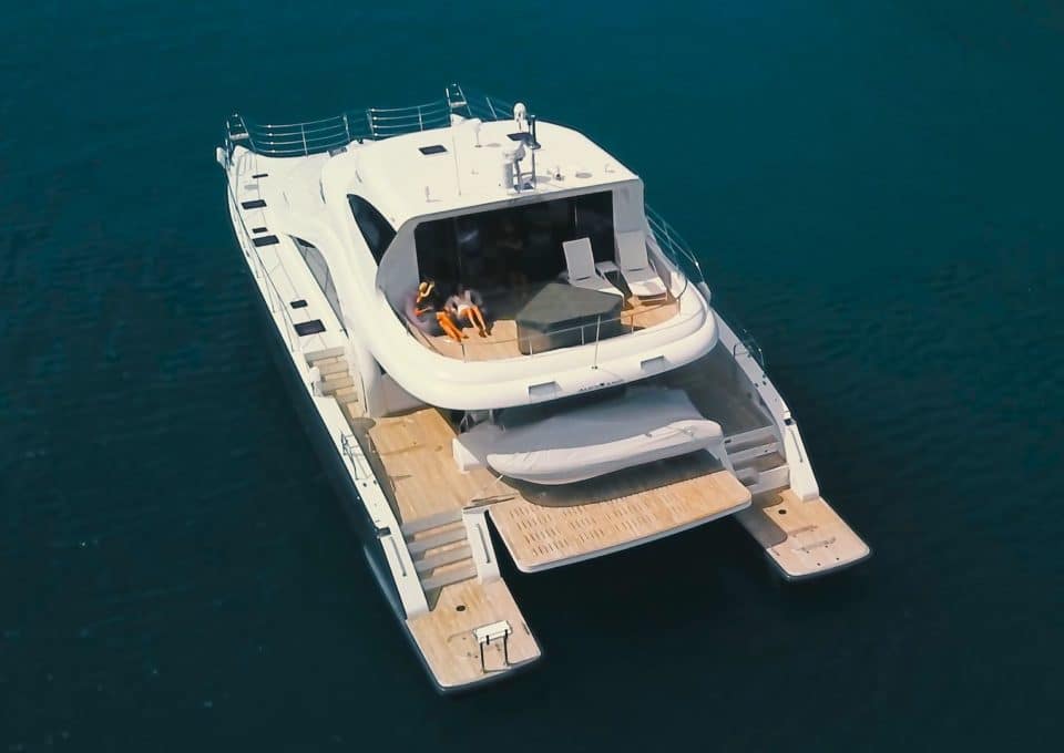 Yacht-charter-S-Y-MOONDANCE-CATAMARAN