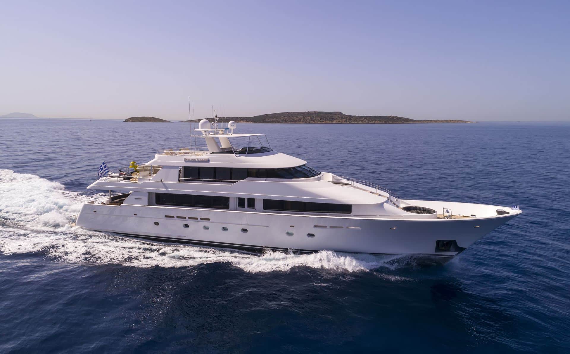 Location-Yacht-Charter-M-Y-ENDLESS-SUMMER