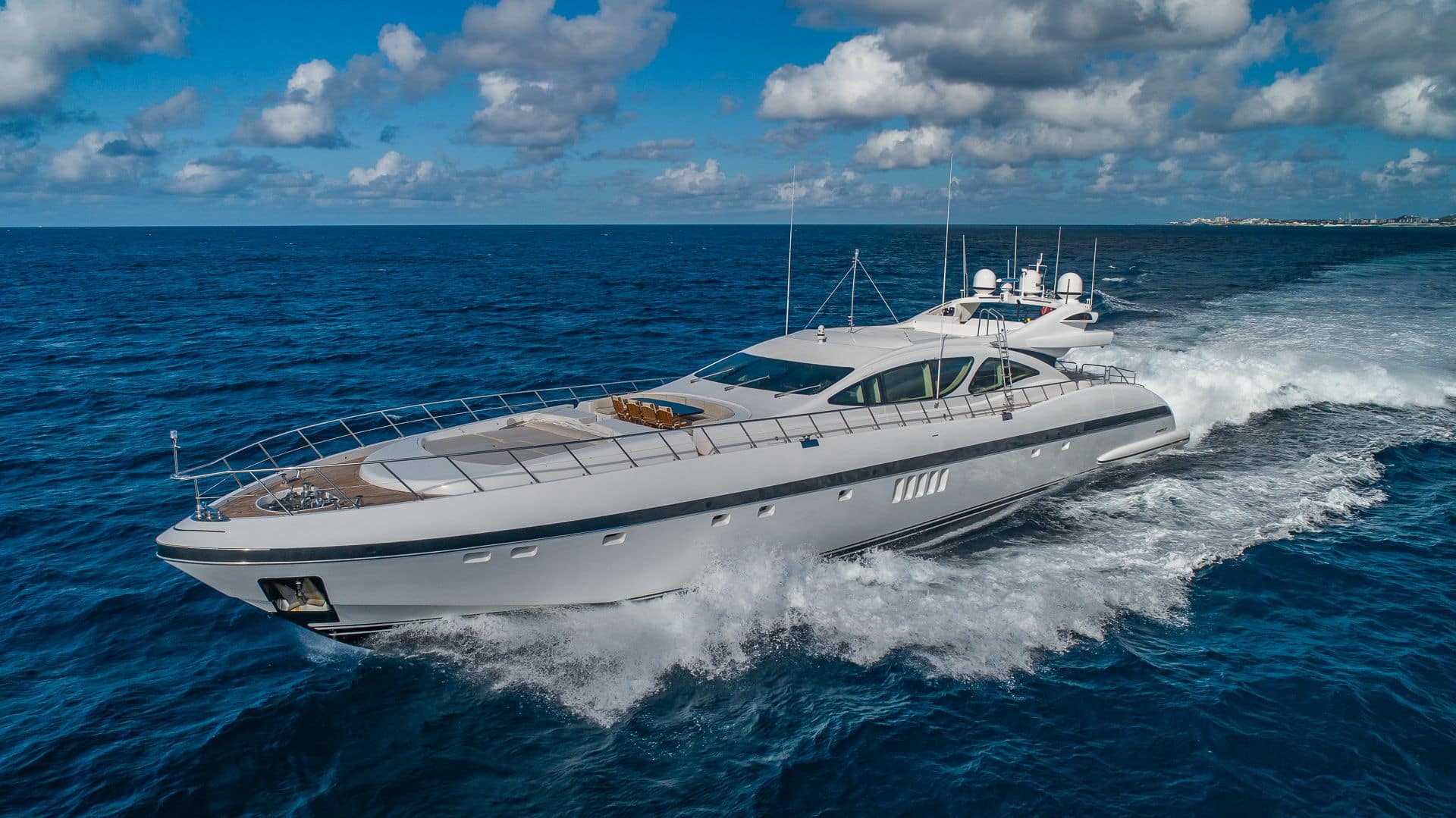 Yacht-charter-M-Y-JOMAR