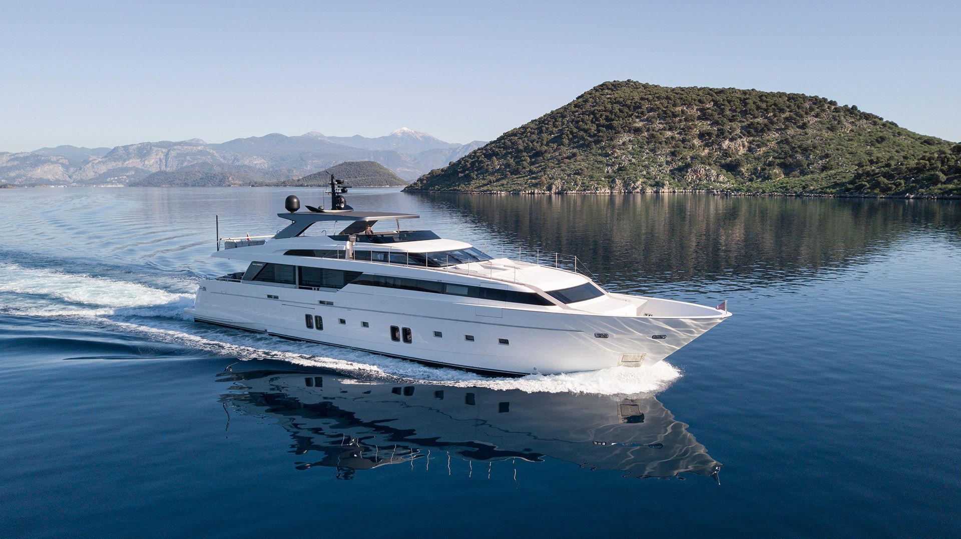 Yacht-charter-M-Y-MORNINGSTAR