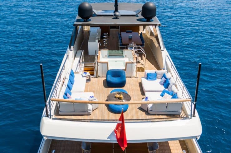 Location-Yacht-charter-M-Y-MORNINGSTAR