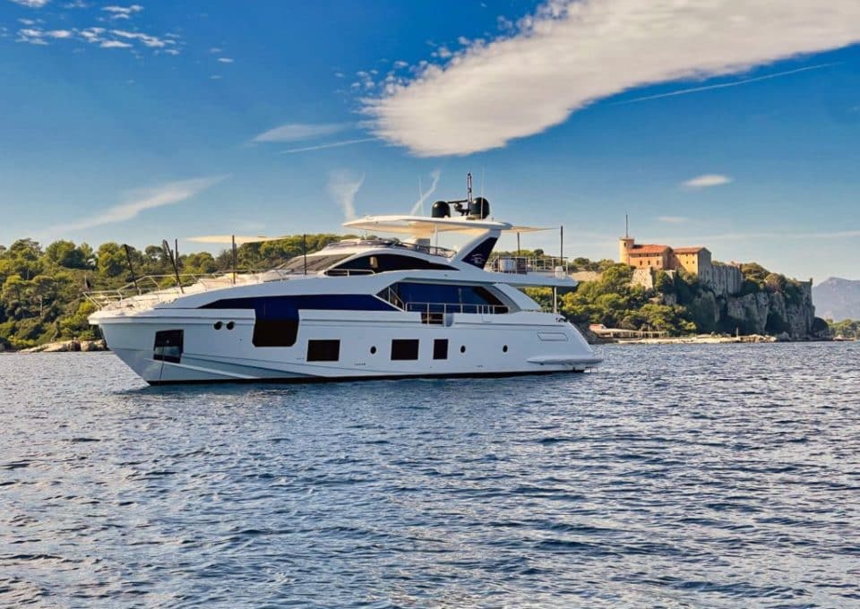 Yacht-charter-M-Y-WAVE