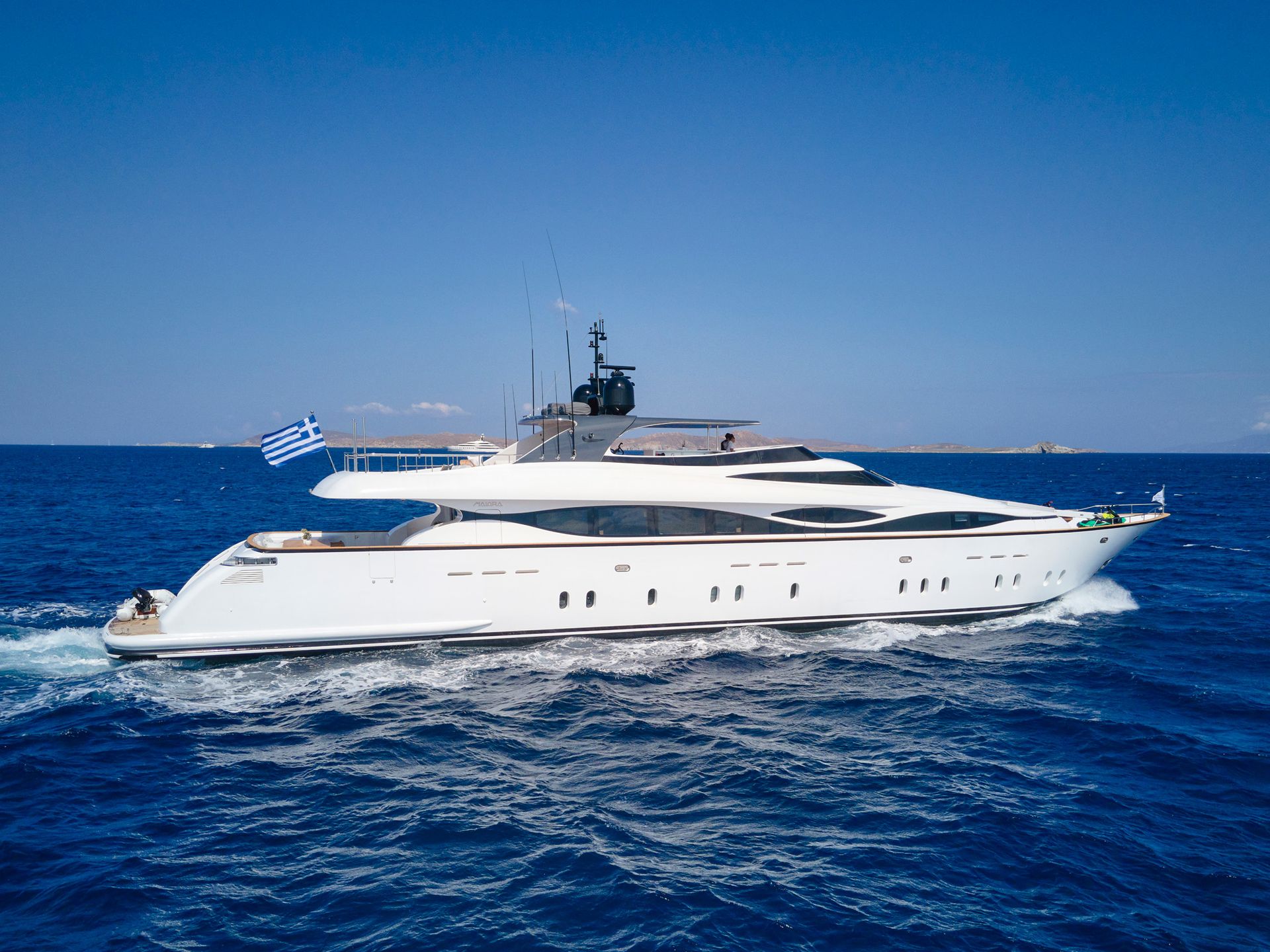 Location-Yacht-Charter-M-Y-WHITE-KNIGHT