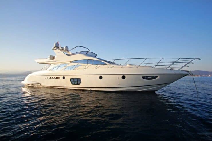 day-charter-rental-m-y-azimut-62-fly