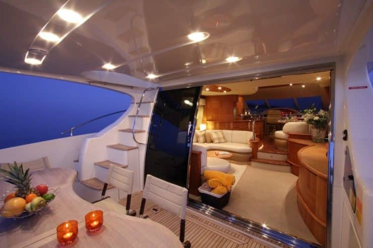 day-charter-rental-m-y-azimut-62-fly