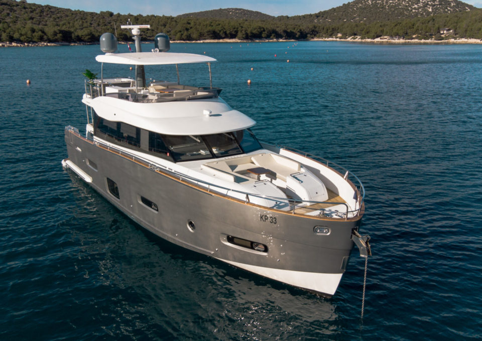 Yacht-charter-M-Y-BOLLINGER