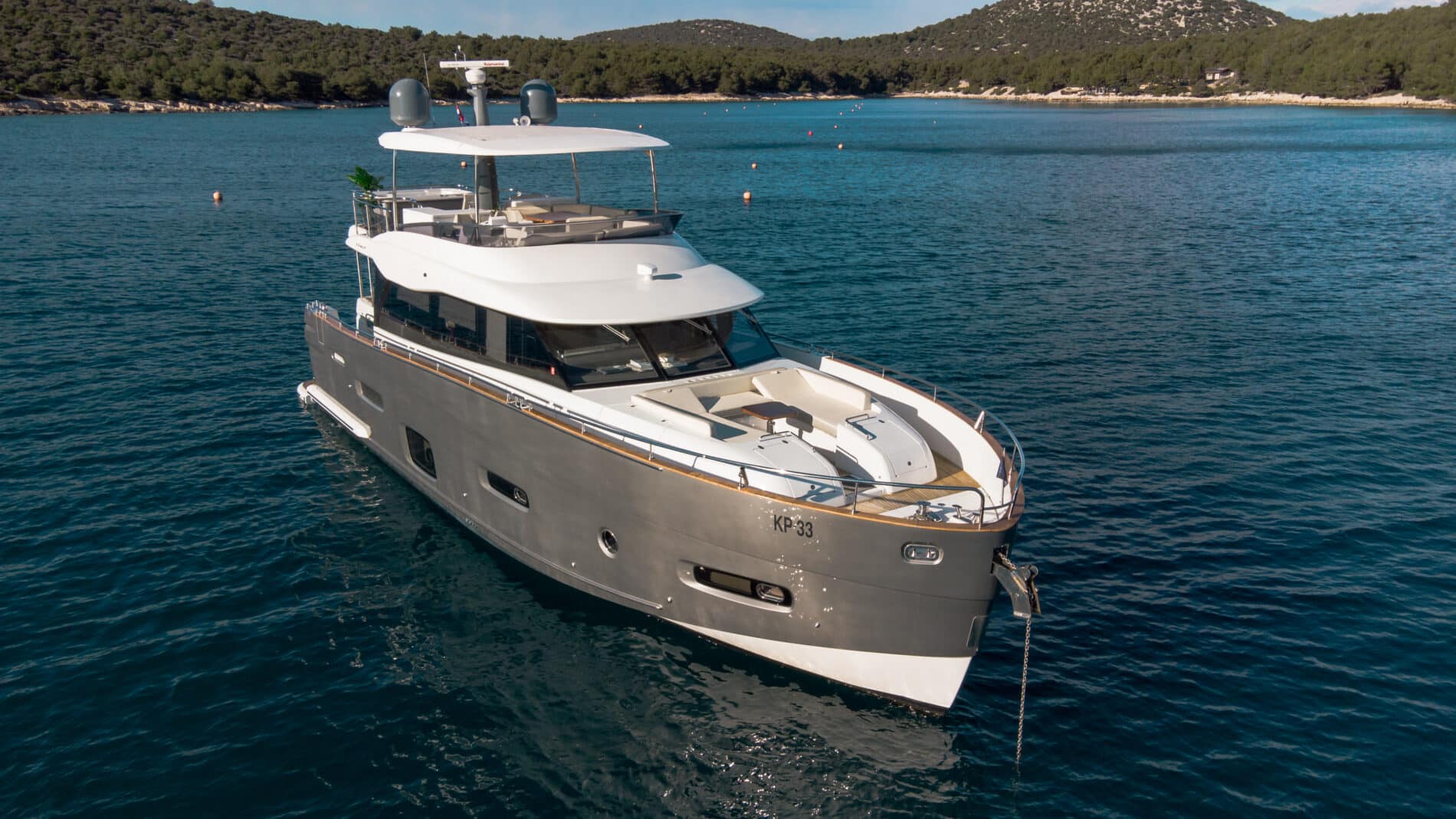 Yacht-charter-M-Y-BOLLINGER