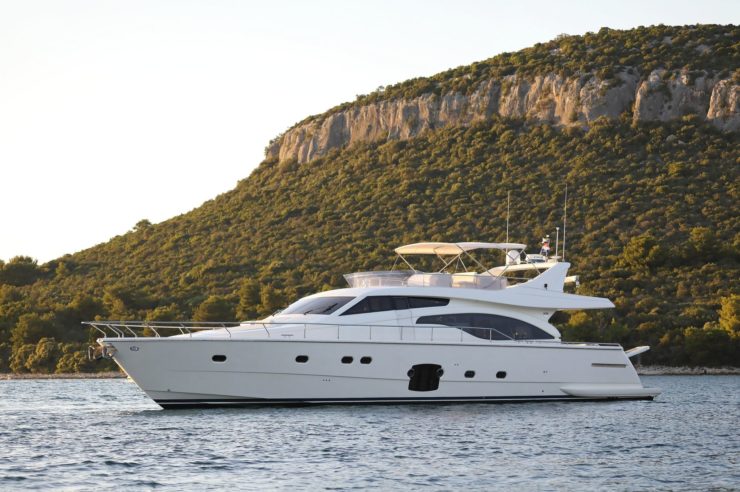 Yacht-charter-M-Y-DOMINIQUE