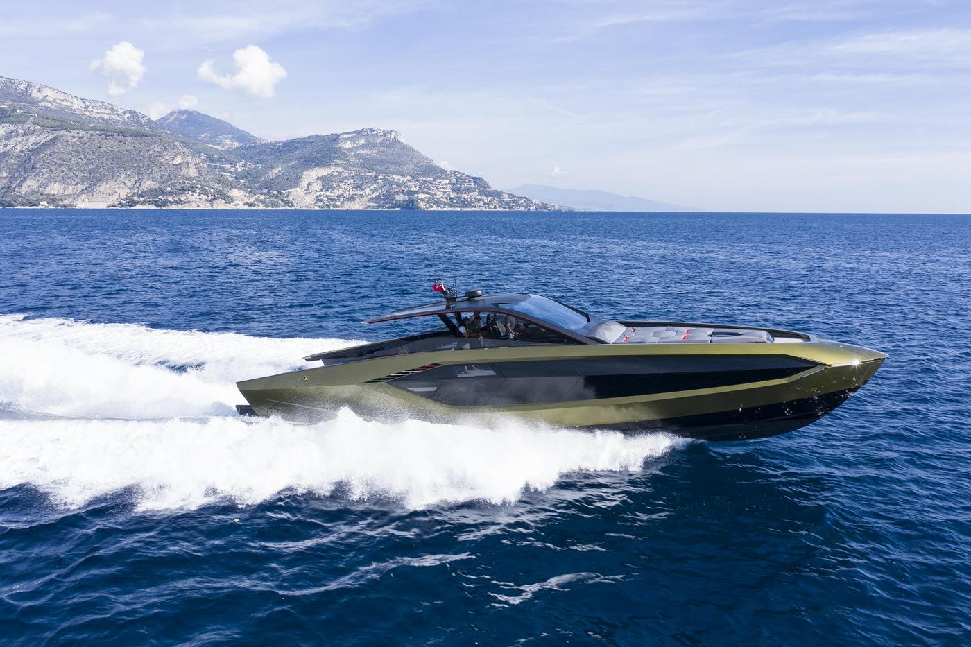 Yacht-charter-M-Y-FAST-ONE-LAMBORGHINI