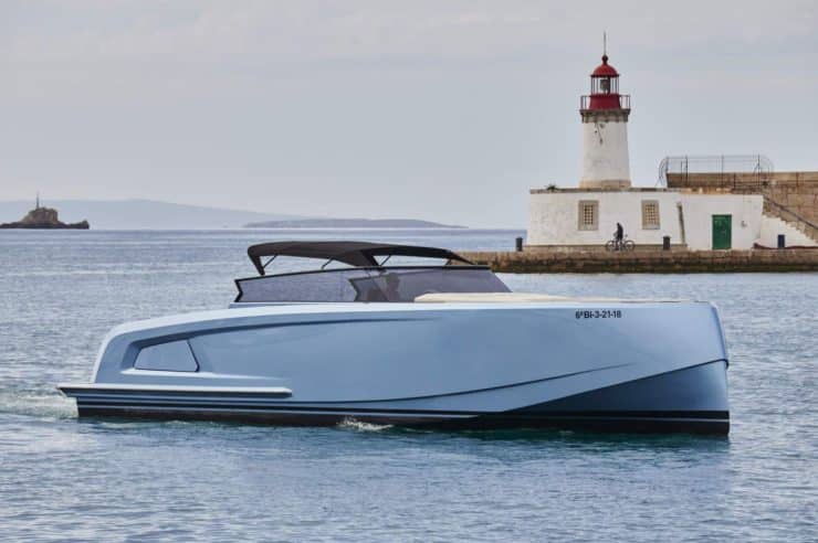 Yacht-charter- Vanquish 45 OPEN