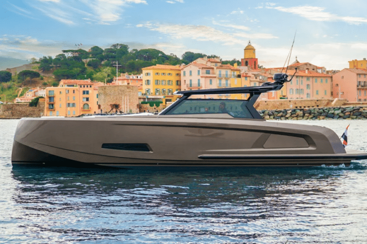 Yacht-charter- Vanquish 45 T top