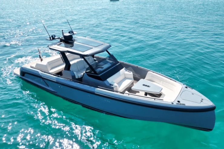 Yacht-charter- Vanquish VQ40 Sports Line-_2