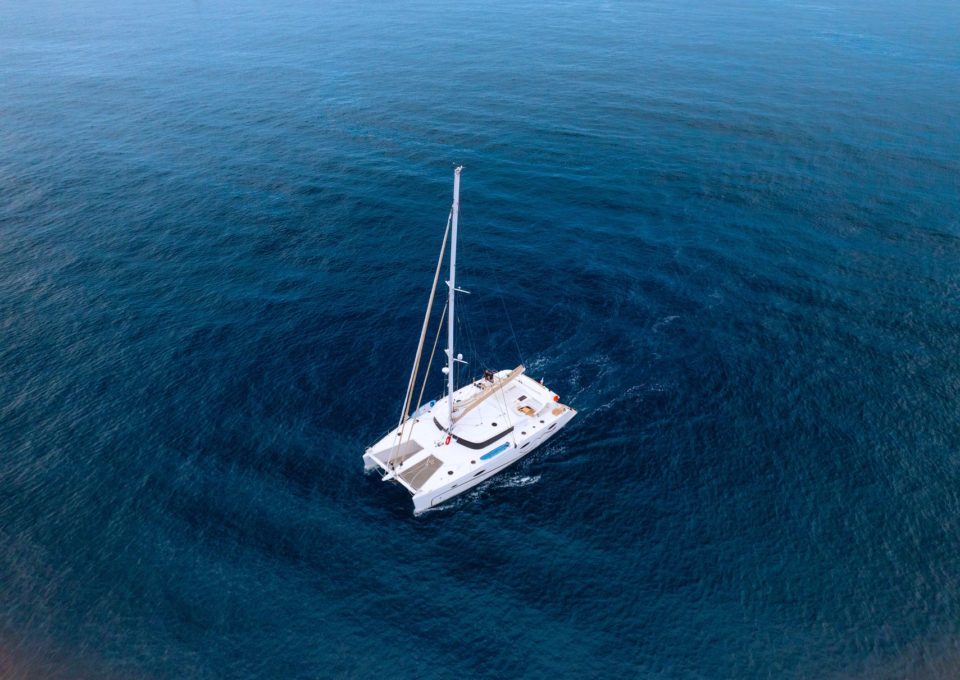 location-journee-maxi-catamaran-s-y-galathea-65