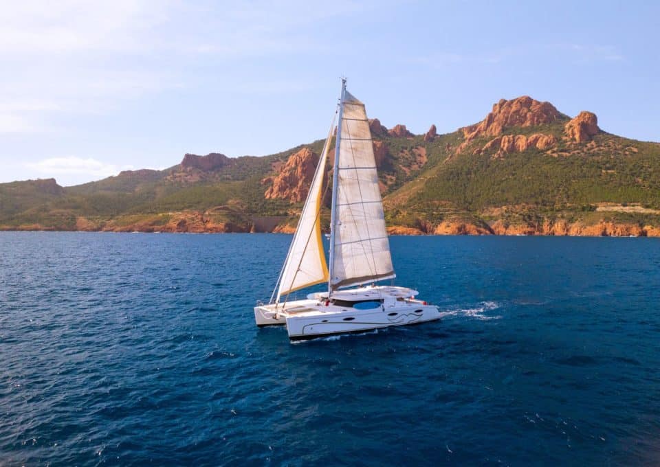 location-journee-maxi-catamaran-s-y-galathea-65