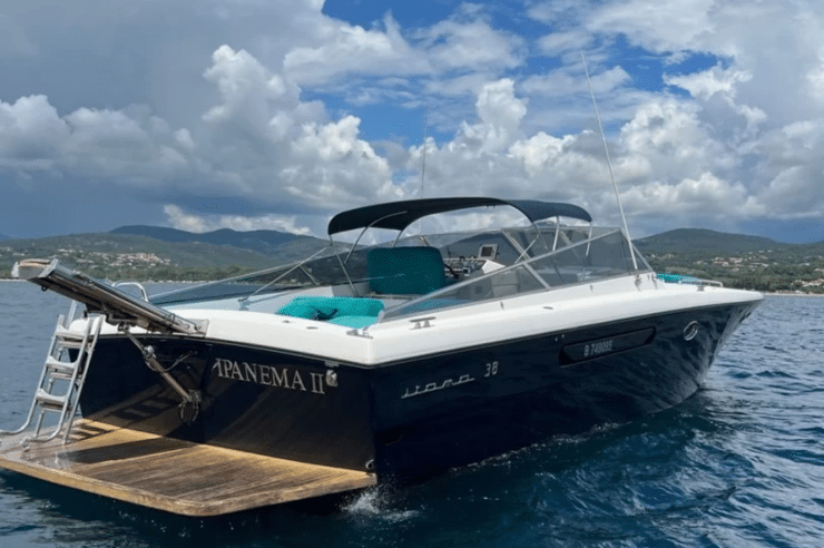 day-charter-rental-m-y-itama-38