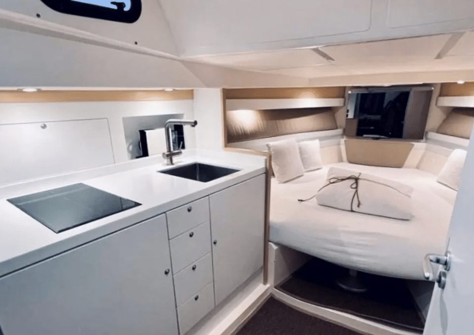 day-charter-rental-m-y-fiart-mare-33