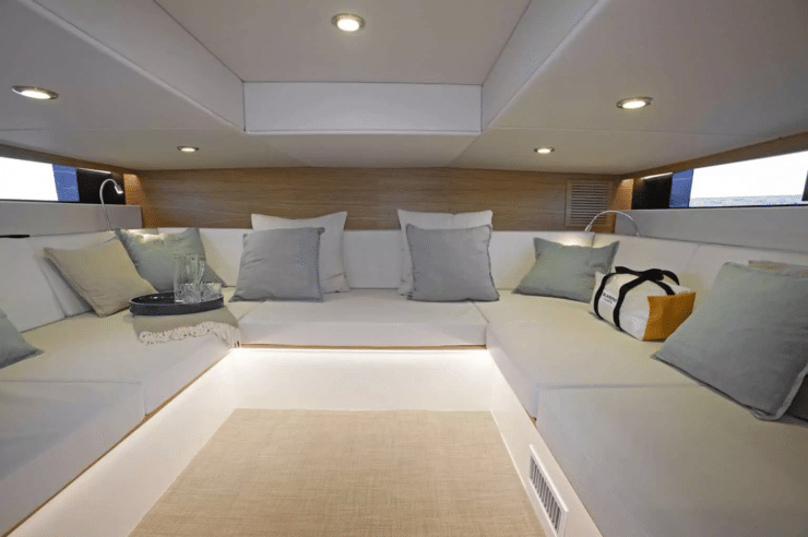 day-charter-rental-m-y-de-antonio-42-open